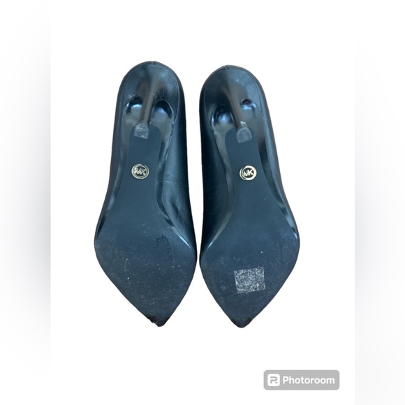 Michael Kors Black Pumps⚜️ - Picture 4 of 4